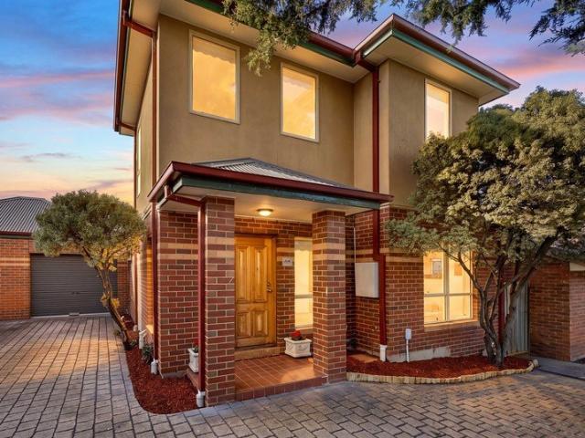 Townhouse for sale in Camerons Creek, Victoria