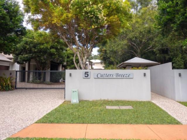 Townhouse for sale in Kings Creek, Queensland
