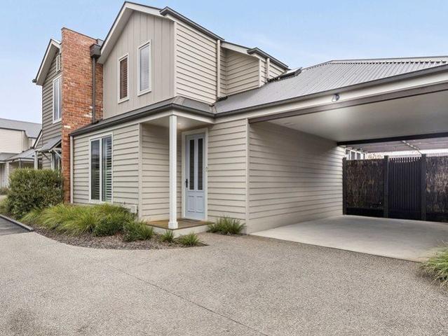 Townhouse for sale in Victoria