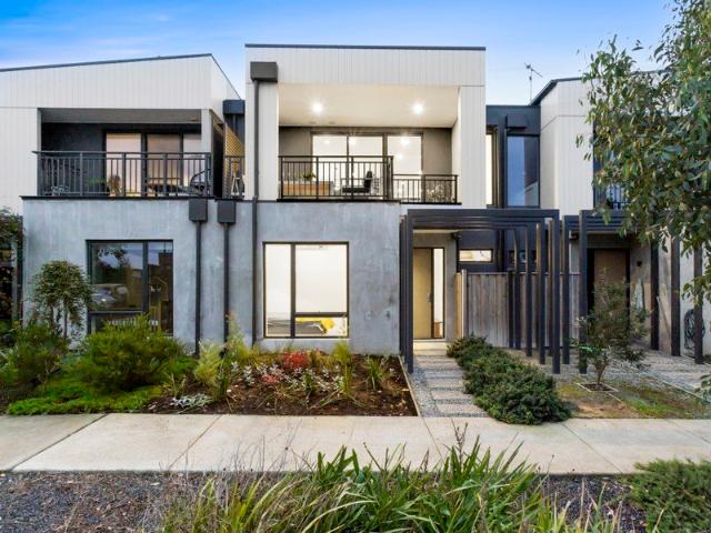 Townhouse for sale in Torquay, Victoria