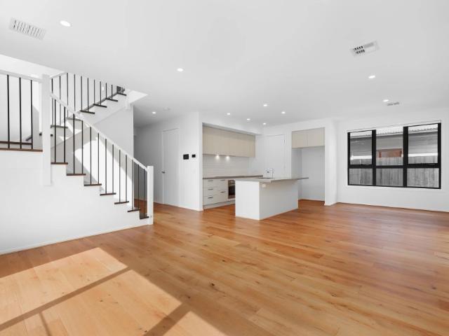 Townhouse for rent in Cheltenham, Melbourne