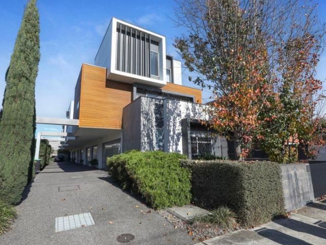 Townhouse for sale in Camerons Creek, Victoria
