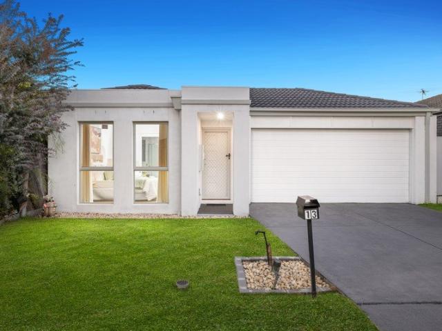 House for rent in Fallingwater Estate, Melbourne