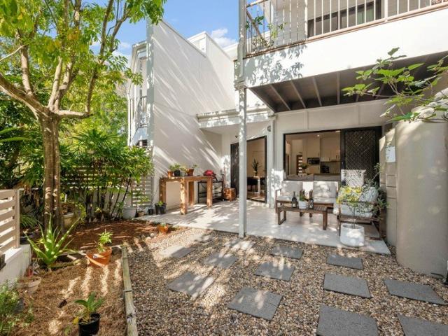 Townhouse for sale in Toombul, Queensland