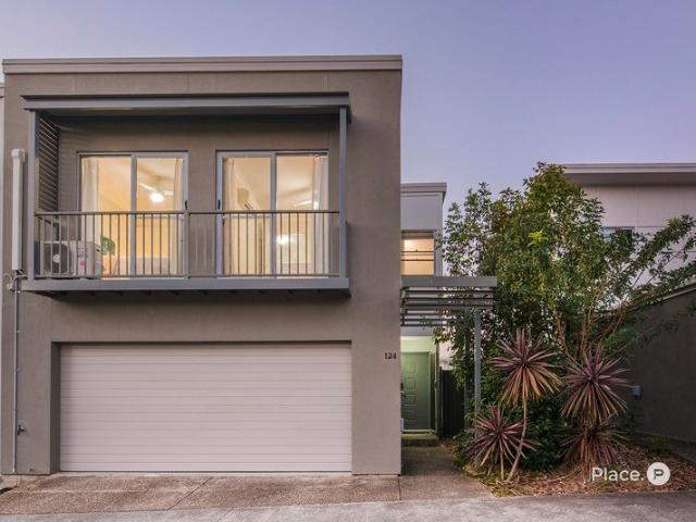 Townhouse for sale in Toombul, Queensland