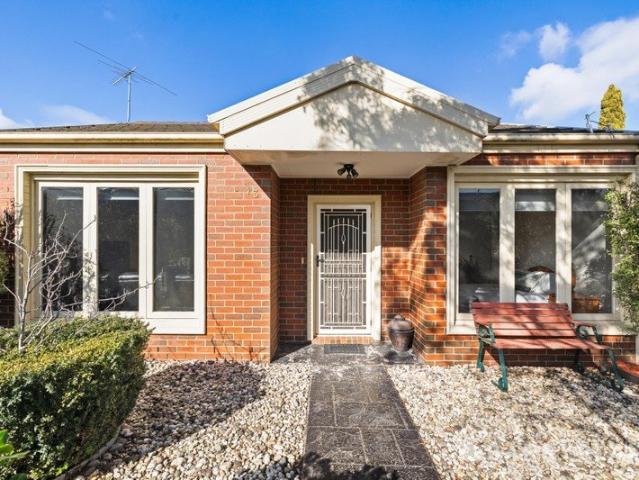 Townhouse for sale in Camerons Creek, Victoria