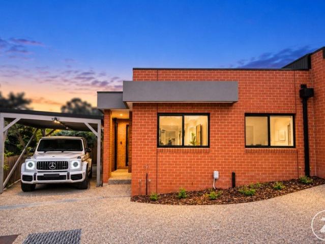 Townhouse for sale in Airport West, Melbourne