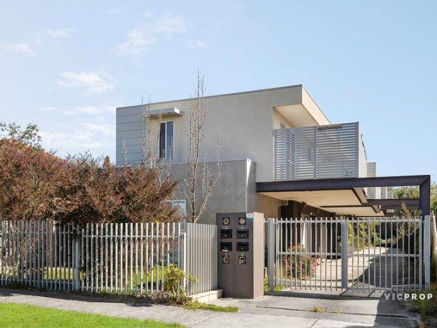 Townhouse for sale in Reservoir, Melbourne
