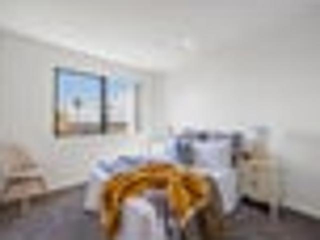 Townhouse for sale in Point England, Oroua County