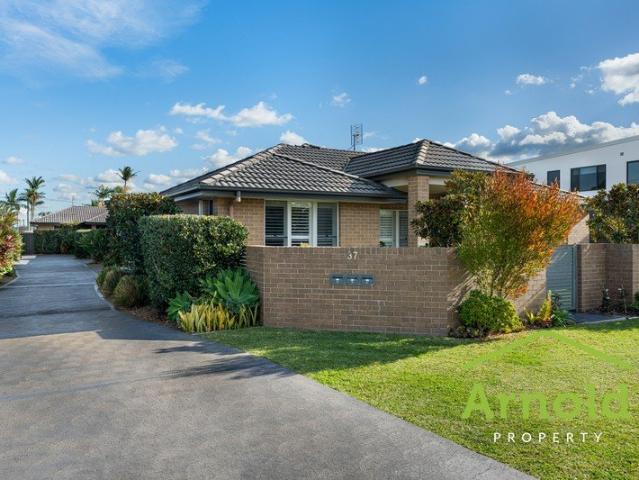Villa for sale in Ambergate, New South Wales