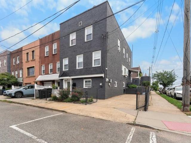 House for sale in Port Johnson, Bayonne