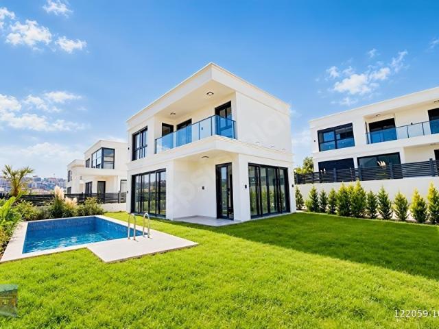 Ege, Kuşadası içerisinde satılık Villa