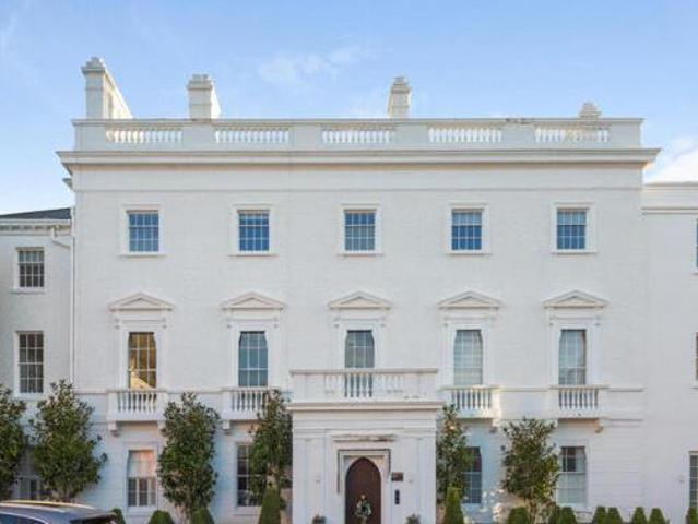 House for sale in Isleworth, Greater London