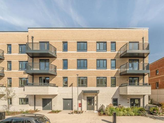 Apartment for rent in St Margarets, Greater London