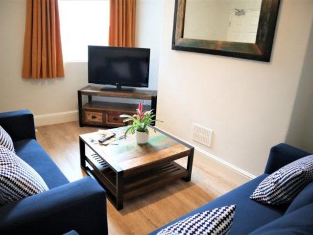 House for rent in Calderstones
