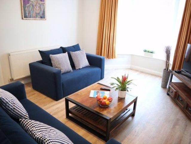 House for rent in Calderstones