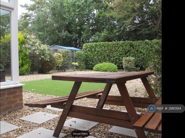 House for rent in Ripley Springs, Runnymede