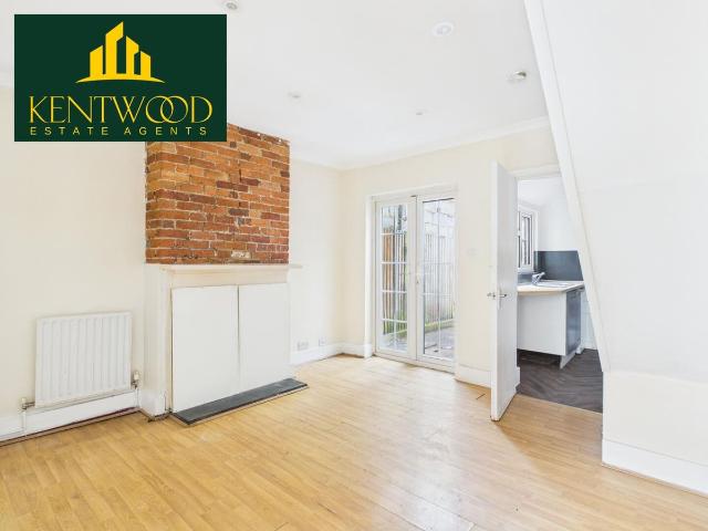House for rent in Row Town, Surrey