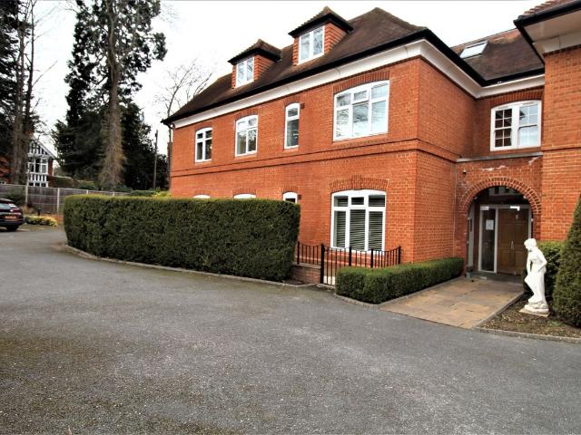Apartment for rent in Ripley Springs, Runnymede