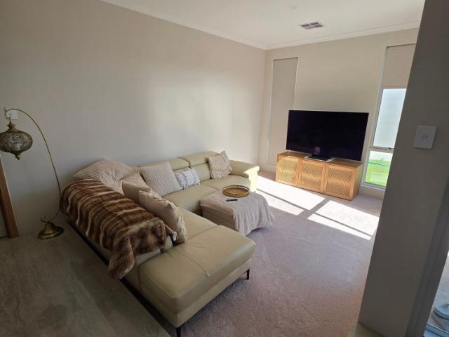 Room for rent in Eglinton, Western Australia