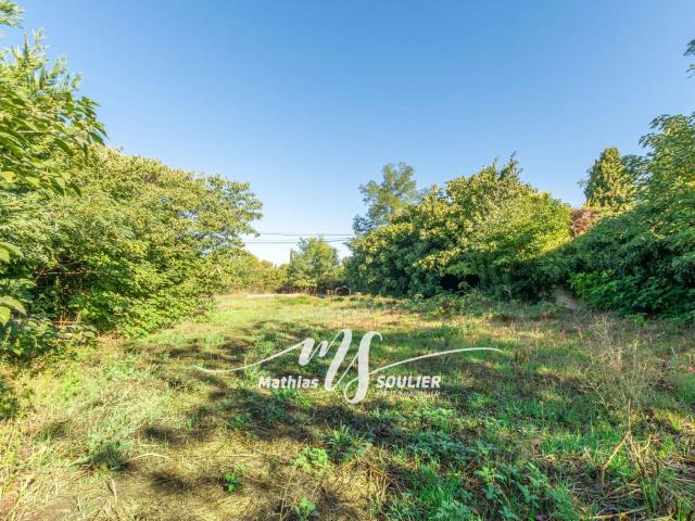 Terrain vente à France métropolitaine, Eguilles