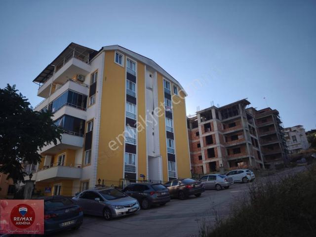 İzmit, Kocaeli içerisinde kiralık mülk