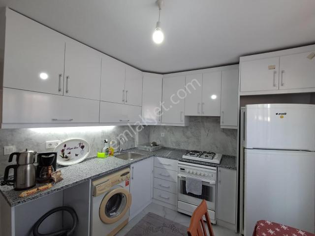 Refik Şevket İnce Mahallesi, Bayraklı içerisinde kiralık mülk