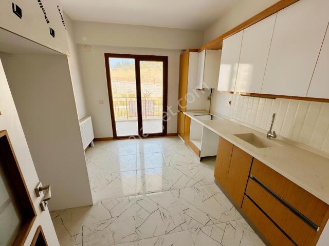 Bayrakli, İzmir içerisinde kiralık mülk