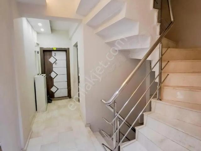 Bayrakli, İzmir içerisinde kiralık mülk