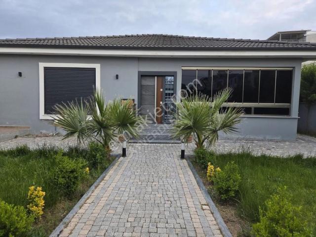 Akhisar, Manisa içerisinde satılık Villa