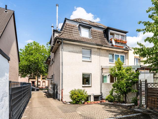 Mehrfamilienhaus kaufen in Rath/Heumar, Köln