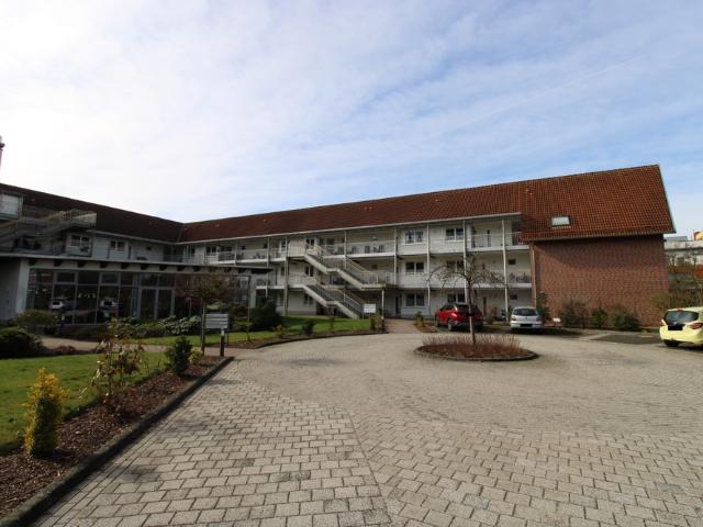 Dachgeschosswohnung kaufen in Obenstrohe, Varel