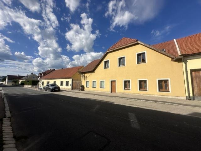 Mehrfamilienhaus kaufen in Furth bei Göttweig, Bezirk Krems
