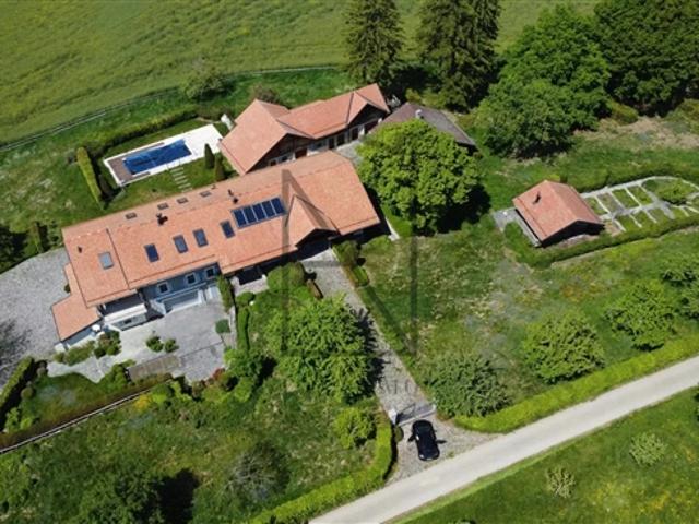 Einfamilienhaus kaufen in Essertines-sur-Rolle, Waadt