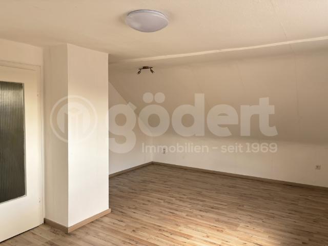 Dachgeschosswohnung mieten in Goldbach, Bayern