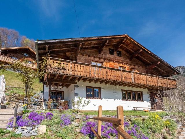 Reihenfamilienhaus kaufen in Diesbach (GL), Glarus