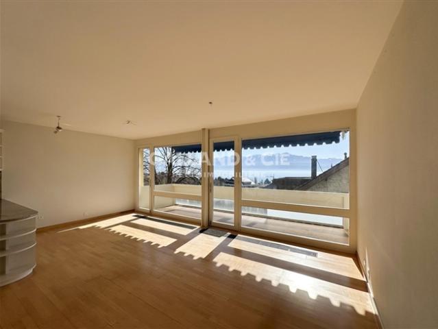 Wohnung kaufen in Pully, Waadt