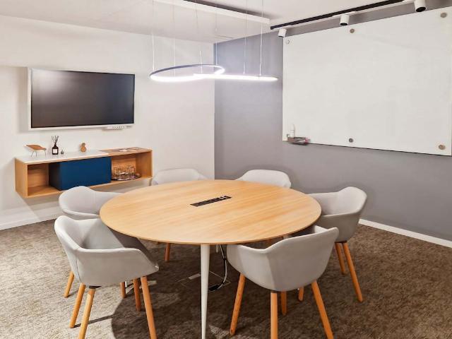 Büro mieten in Einigen, Zürich