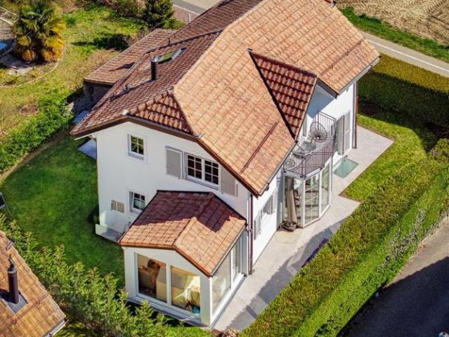 Haus kaufen in Luins, Waadt