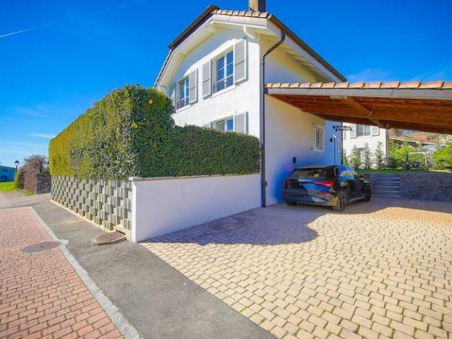Haus kaufen in Luins, Waadt