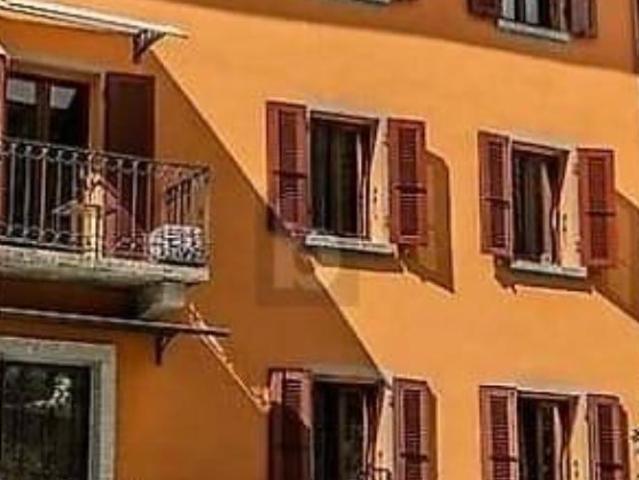 Haus kaufen in Gerra, Gambarogno, Tessin