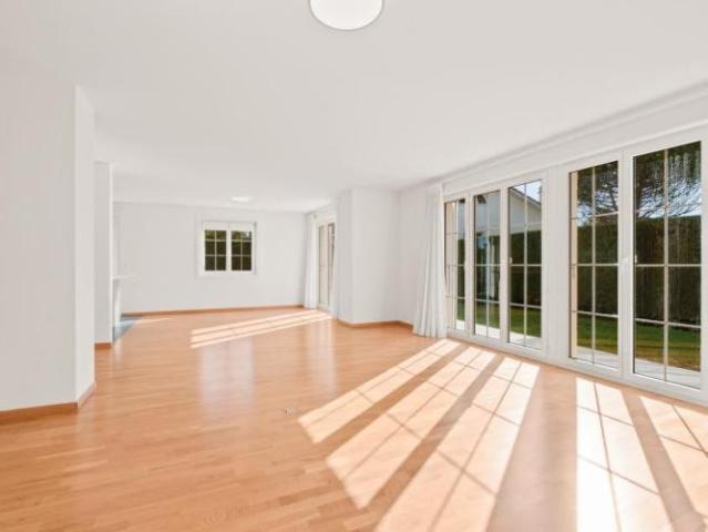 Haus kaufen in Mies, Waadt