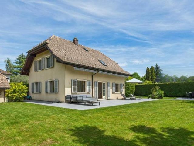 Haus kaufen in Commugny, Waadt