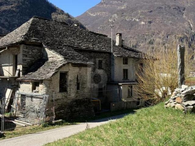 Haus kaufen in Cevio, Tessin
