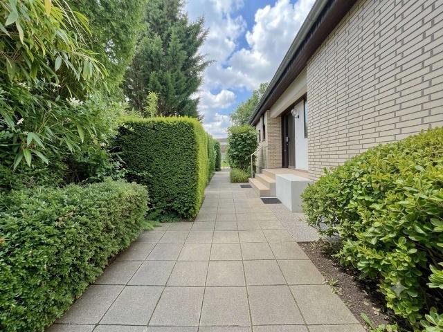 Haus kaufen in Bettikum, Neuss