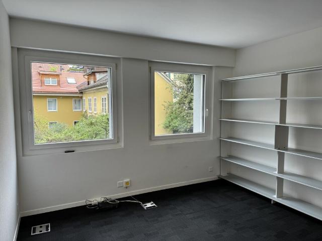 Büro mieten in Einigen, Zürich