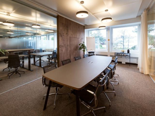 Büro mieten in Einigen, Zürich