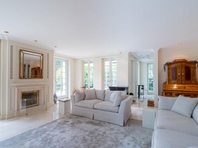 Villa kaufen in Fryar Circle, Stadtbergen