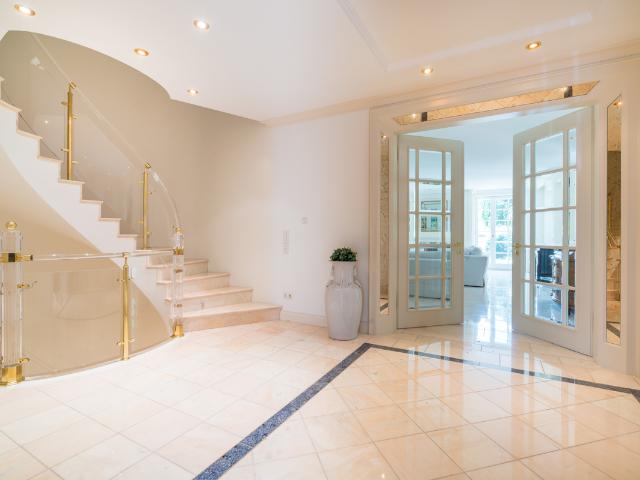 Villa kaufen in Stadtbergen, Bayern