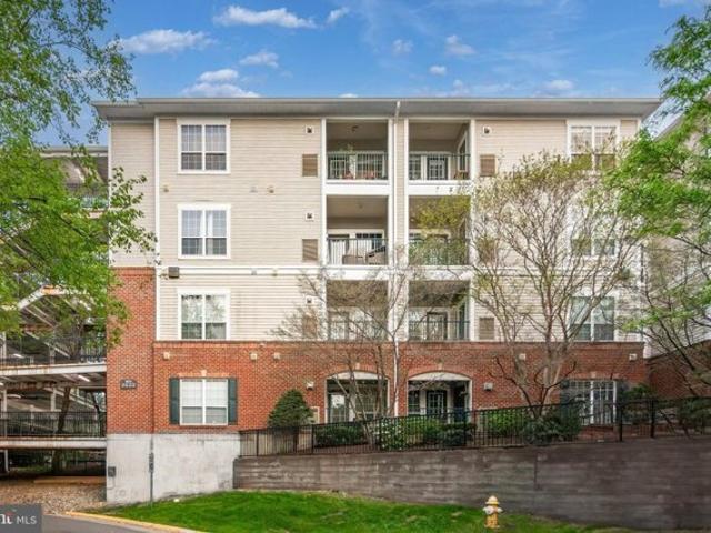 Condo for sale in Alexandria